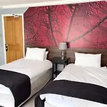 Arrandale Lodge